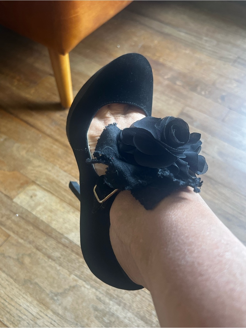 Qupid Black Floral Accent Platform Mary Jane Heels - Picture 2 of 14
